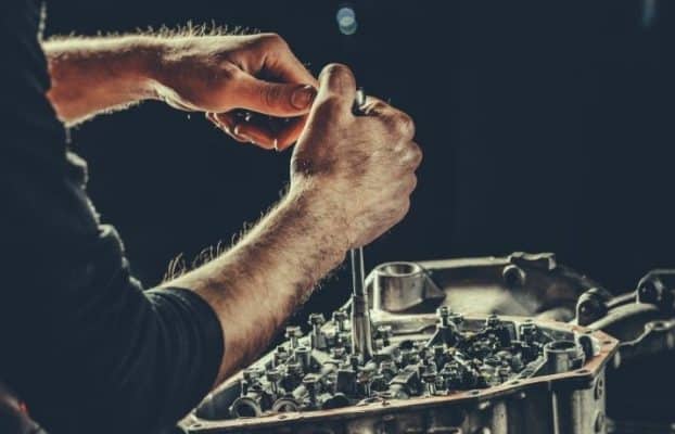 تعمیر یا تعویض گیربکس اتوماتیک؟ (چه زمانی مقرون‌به‌صرفه است؟)